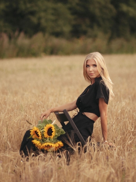 Anastassia / Réf. 93258 / Adhérente Agence Amélie