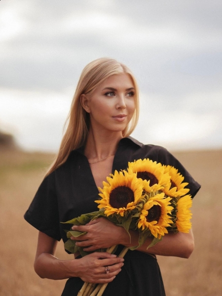 Anastassia / Réf. 93258 / Adhérente Agence Amélie