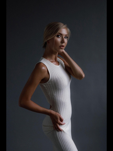 Anastassia / Réf. 93258 / Adhérente Agence Amélie