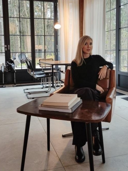 Anastassia / Réf. 93258 / Adhérente Agence Amélie