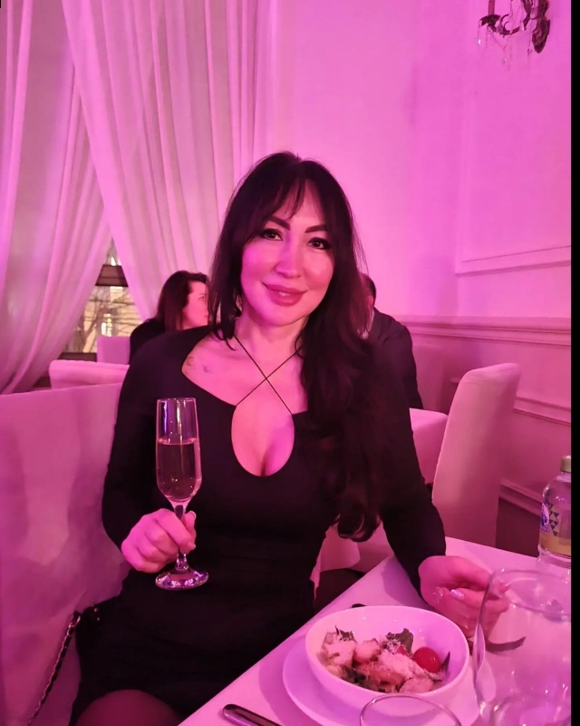 Photo de Oksana / Réf. 229 / Agence Amélie