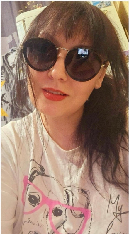 Photo de Irina / Réf. 93259 / Agence Amélie