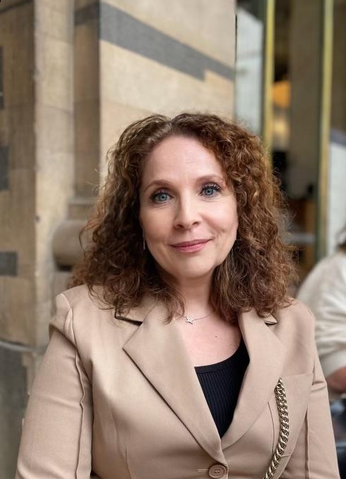 Photo de Ekaterina (Paris) / Réf. 93322 / Agence Amélie