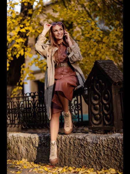 Oksana (bientôt à Paris) / Réf. 93324 / Adhérente Agence Amélie