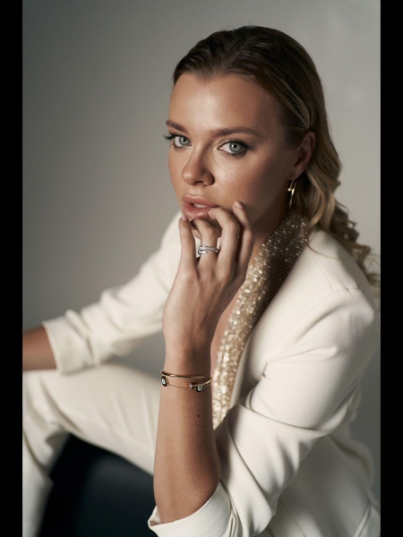 Elena  / Réf. 93331 / Adhérente Agence Amélie