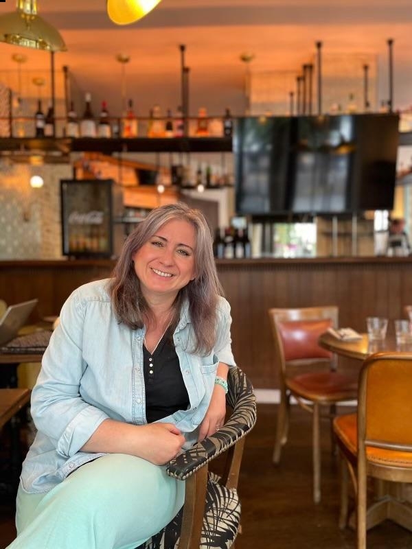 Photo de Irina (Versailles) / Réf. 93338 / Agence Amélie