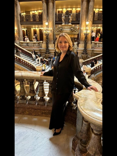 Natalia (Paris) / Réf. 93379 / Adhérente Agence Amélie