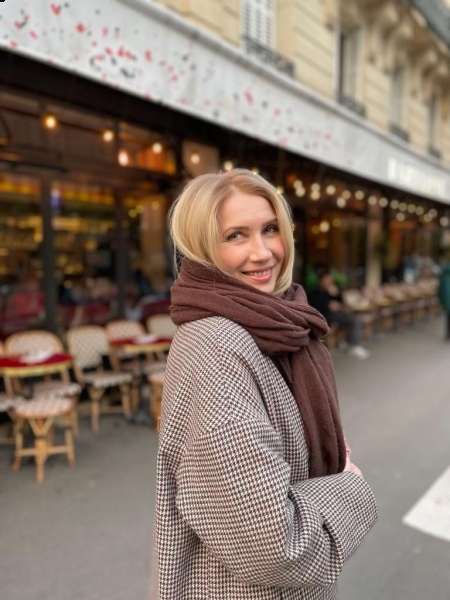 Svetlana (Paris) / Réf. 93397 / Adhérente Agence Amélie