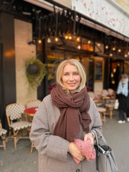 Svetlana (Paris) / Réf. 93397 / Adhérente Agence Amélie