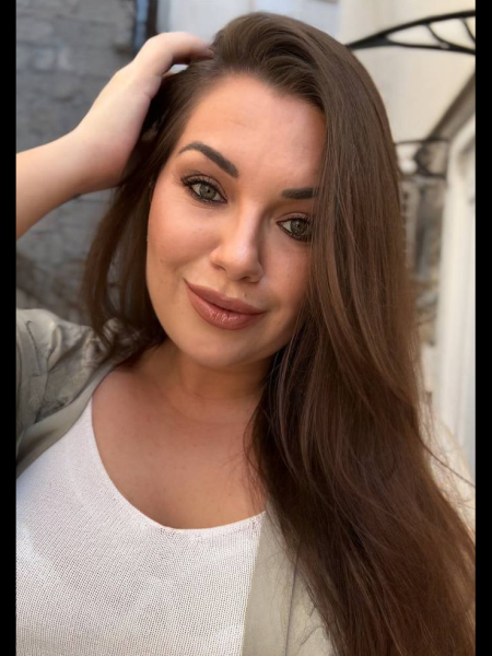 Julia (Portugal) / Réf. 93422 / Adhérente Agence Amélie