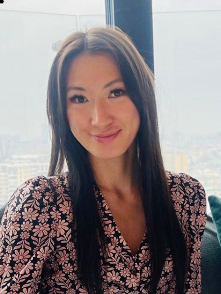 Aigul (Allemagne) / Réf. 93433 / Adhérente Agence Amélie