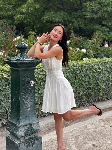 Aigul (Allemagne) / Réf. 93433 / Adhérente Agence Amélie