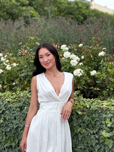 Aigul (Allemagne) / Réf. 93433 / Adhérente Agence Amélie