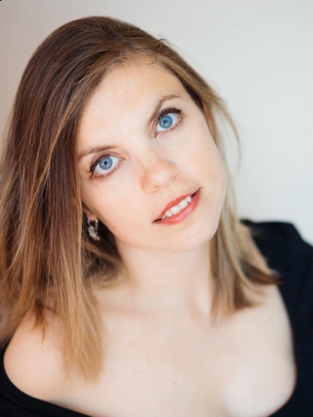 Natalia (Paris) / Réf. 93625 / Adhérente Agence Amélie
