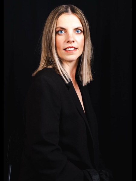 Natalia (Paris) / Réf. 93625 / Adhérente Agence Amélie