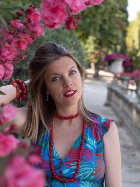Natalia (Paris) / Réf. 93625 / Adhérente Agence Amélie