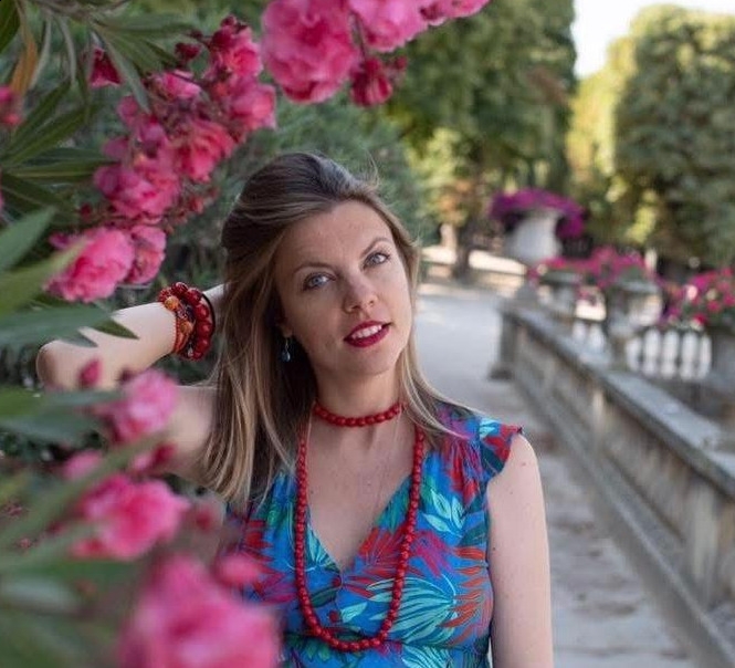 Photo de Natalia (Paris) / Réf. 93625 / Agence Amélie