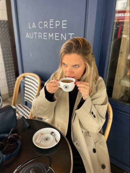 Natalia (Paris) / Réf. 93625 / Adhérente Agence Amélie