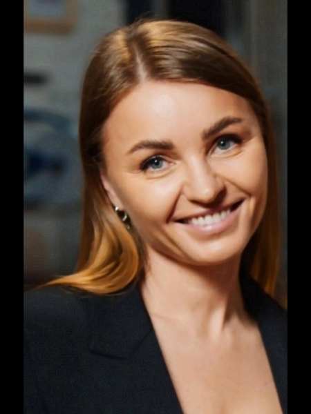 Maria (maintenant  à Nice) / Réf. 93638 / Adhérente Agence Amélie