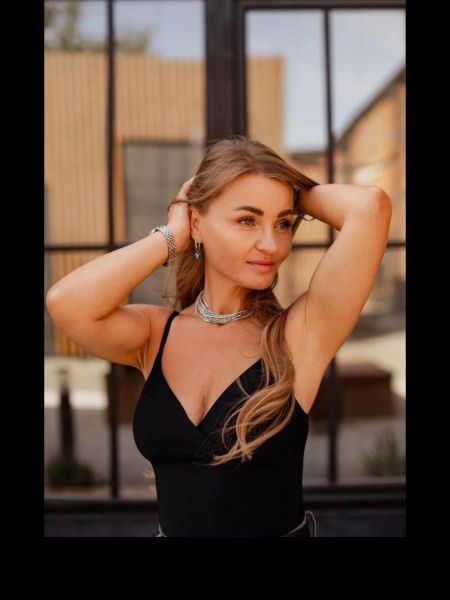 Maria (maintenant  à Nice) / Réf. 93638 / Adhérente Agence Amélie