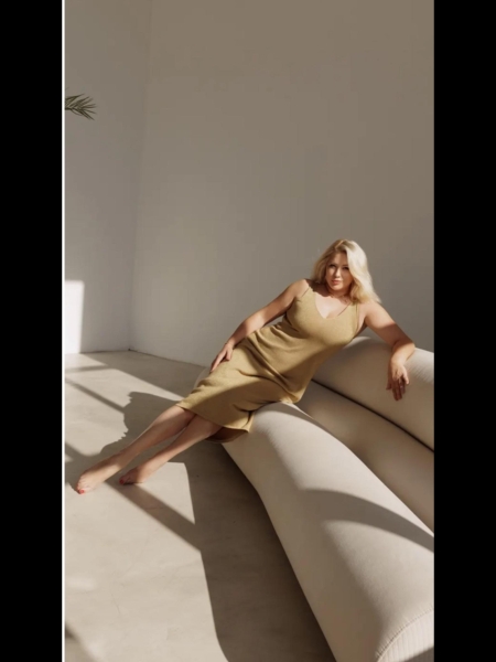 Nadia (bientôt à Lausanne) / Réf. 93678 / Adhérente Agence Amélie