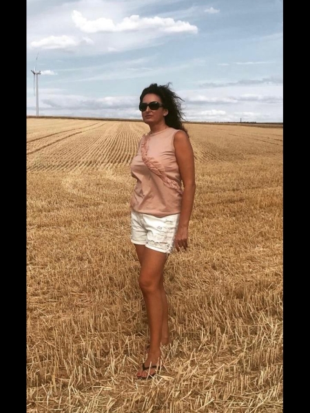 Natalia (bientôt en France) / Réf. 93684 / Adhérente Agence Amélie