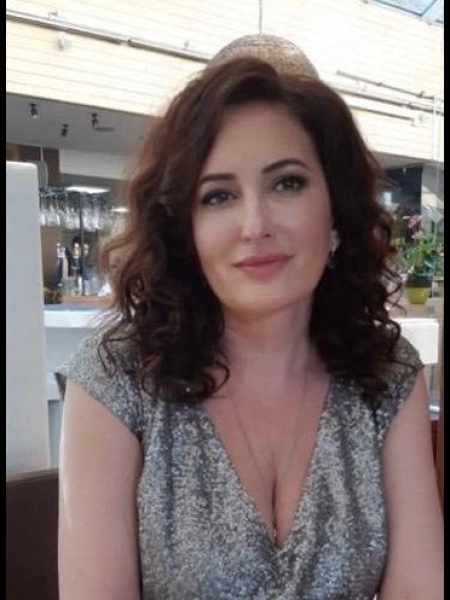 Natalia (bientôt en France) / Réf. 93684 / Adhérente Agence Amélie