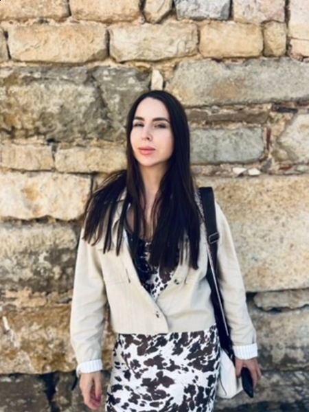 Liubov (Portugal) / Réf. 93690 / Adhérente Agence Amélie
