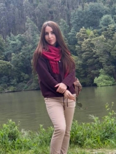 Liubov (Portugal) / Réf. 93690 / Adhérente Agence Amélie