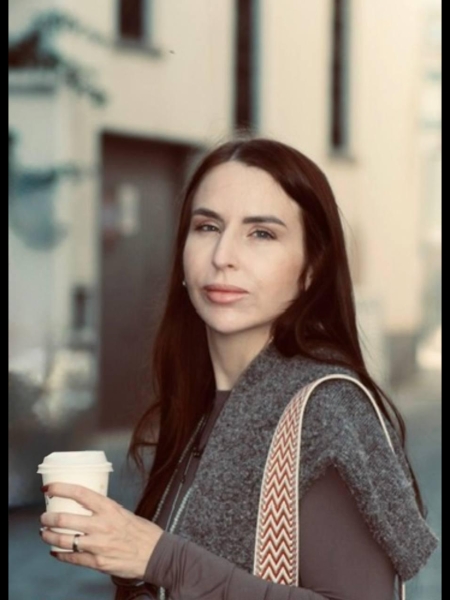 Liubov (Portugal) / Réf. 93690 / Adhérente Agence Amélie