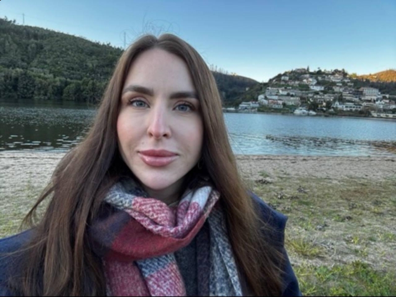 Photo de Liubov (Portugal) / Réf. 93690 / Agence Amélie