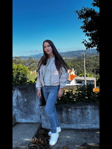 Liubov (Portugal) / Réf. 93690 / Adhérente Agence Amélie