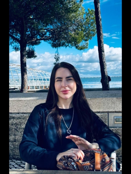 Liubov (Portugal) / Réf. 93690 / Adhérente Agence Amélie