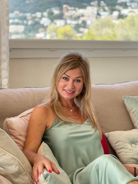Natalia (Luxembourg)  / Réf. 93731 / Adhérente Agence Amélie