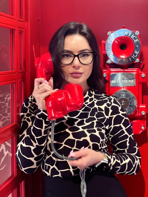 Photo de Inna (bientôt à Cannes) / Réf. 93766 / Agence Amélie