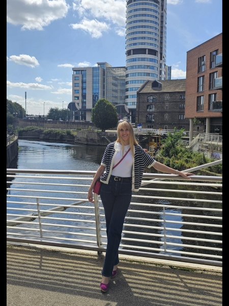 Anna (Angleterre) / Réf. 93775 / Adhérente Agence Amélie