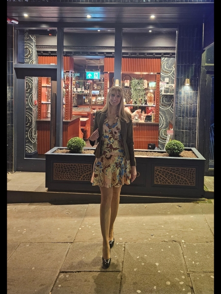 Anna (Angleterre) / Réf. 93775 / Adhérente Agence Amélie