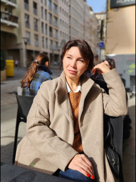 Olena (Dole) / Réf. 93892 / Adhérente Agence Amélie