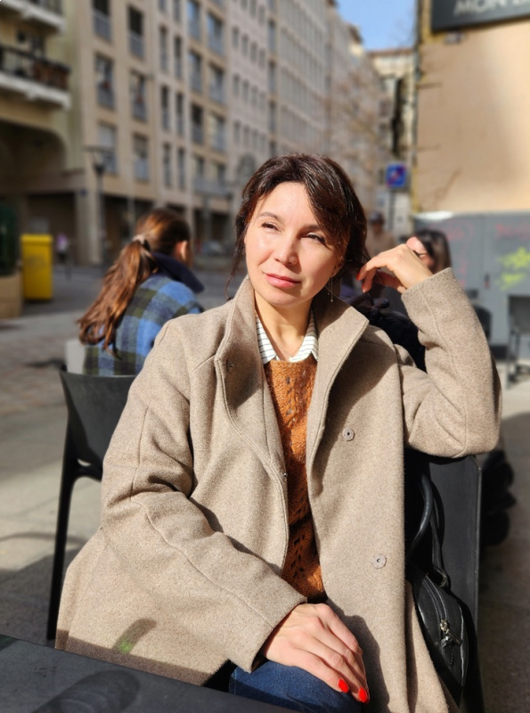 Photo de Olena (Dole) / Réf. 93892 / Agence Amélie