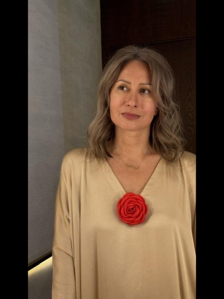 Aleksandra (Chypre) / Réf. 93990 / Adhérente Agence Amélie