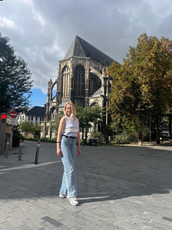 Photo de Maria (souvent à Lyon) / Réf. 94044 / Agence Amélie