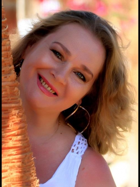 Natalia (Marseille) / Réf. 9104 / Adhérente Agence Amélie