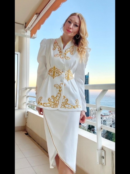 Ludmila (Nice) / Réf. 9163 / Adhérente Agence Amélie