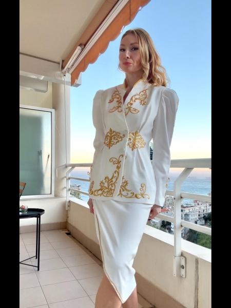 Ludmila (Nice) / Réf. 9163 / Adhérente Agence Amélie