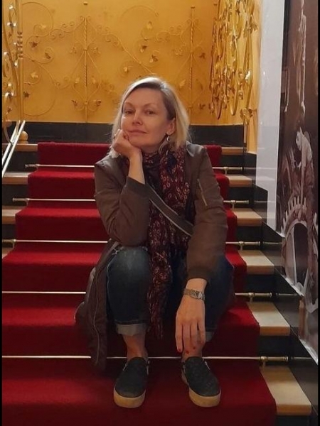 Veronika (Angleterre) / Réf. 9502 / Adhérente Agence Amélie