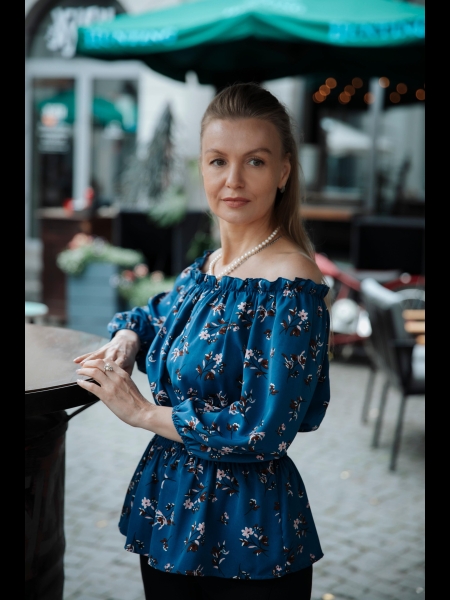 Olga / Réf. 9643 / Adhérente Agence Amélie