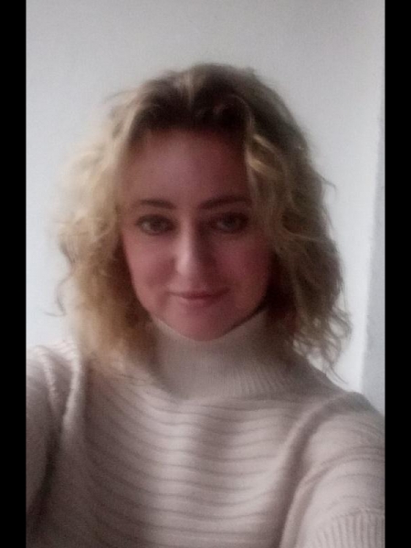 Olga (Pologne) / Réf. 9653 / Adhérente Agence Amélie