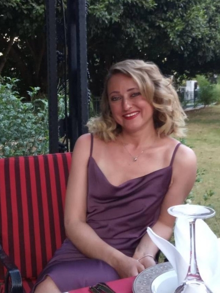 Olga (Pologne) / Réf. 9653 / Adhérente Agence Amélie