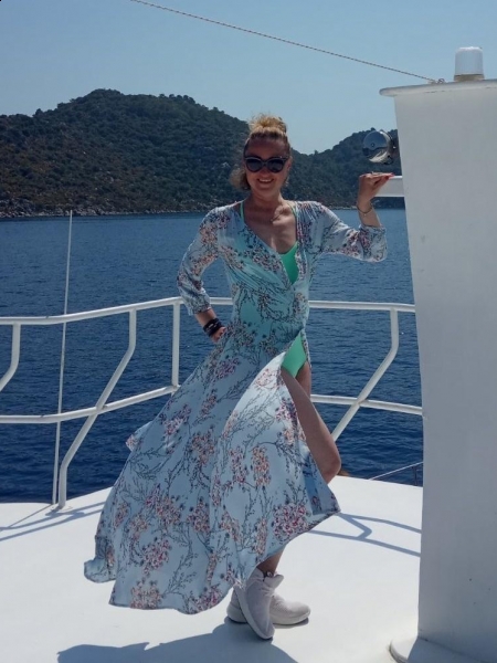 Olga (Pologne) / Réf. 9653 / Adhérente Agence Amélie