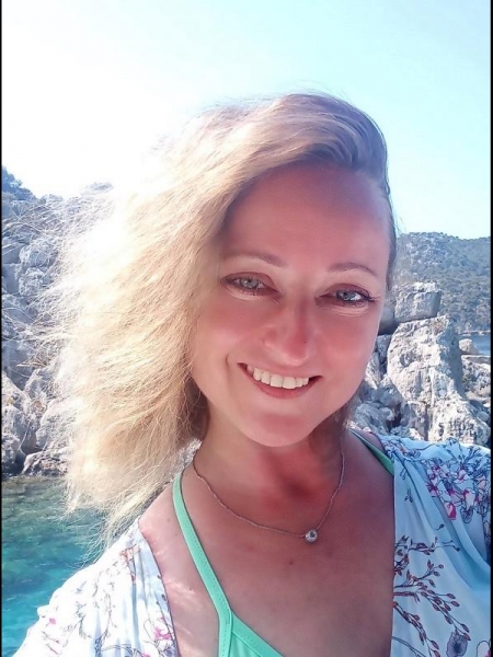 Olga (Pologne) / Réf. 9653 / Adhérente Agence Amélie